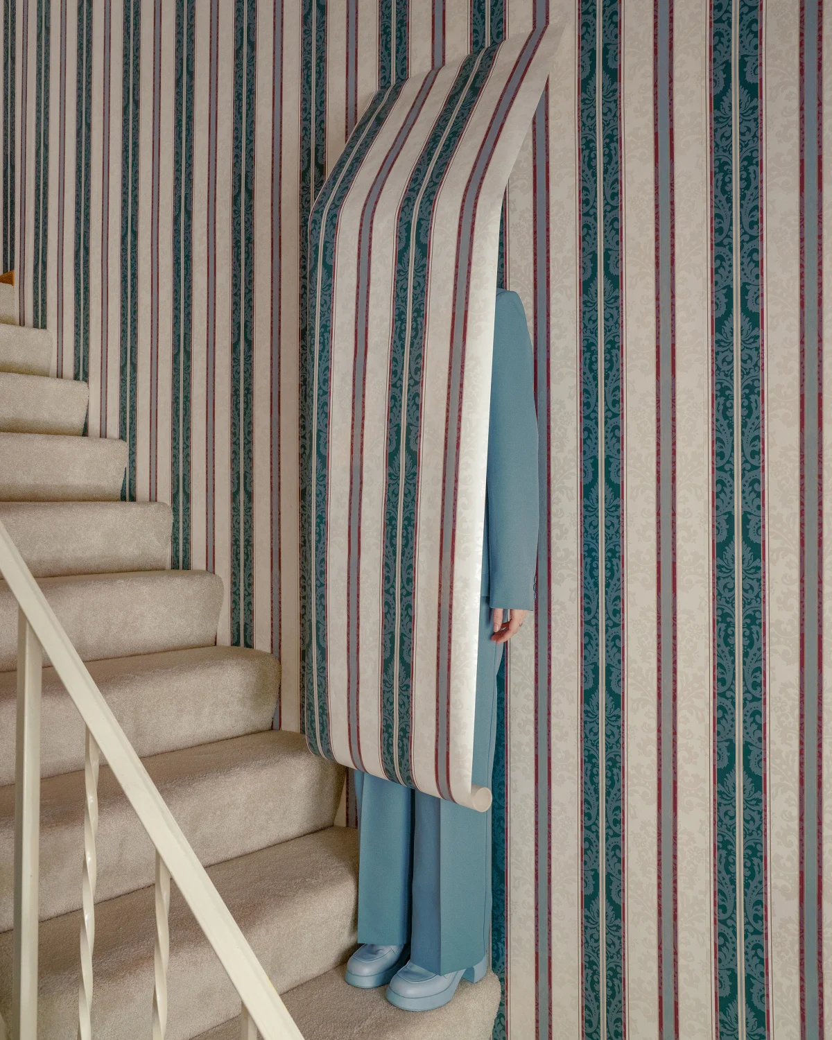 Disappear in Ten Steps