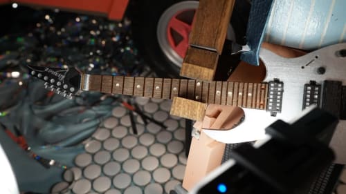 S Guitar